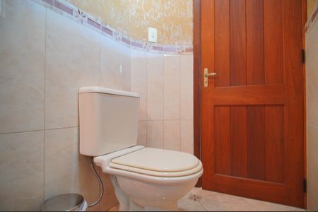 Casa à venda com 303m², 2 quartos e 2 vagasLavabo