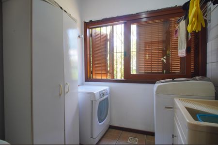 Casa à venda com 303m², 2 quartos e 2 vagasÁrea de Serviço