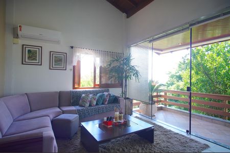 Casa à venda com 303m², 2 quartos e 2 vagassala