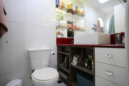 Apartamento à venda com 73m², 1 quarto e 2 vagas Apartamento à venda com 73m², 1 quarto e 2 vagasBanheiro da Suíte