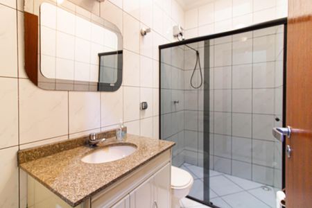 Casa à venda com 120m², 4 quartos e 1 vagaBanheiro