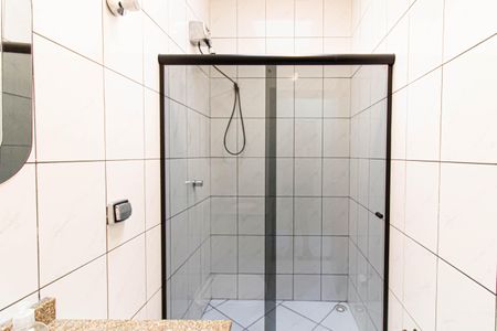 Casa à venda com 120m², 4 quartos e 1 vagaBanheiro