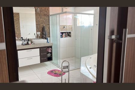 Casa à venda com 3 quartos, 259m² em Nova Petrópolis, São Bernardo do Campo