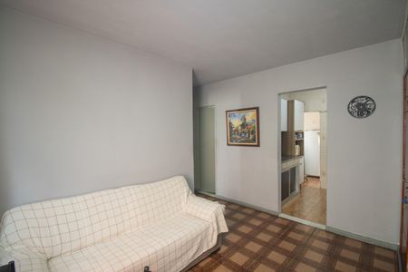 Sala de apartamento para alugar com 2 quartos, 52m² em Colubandê, São Gonçalo