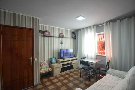 Sala de apartamento para alugar com 2 quartos, 52m² em Colubandê, São Gonçalo