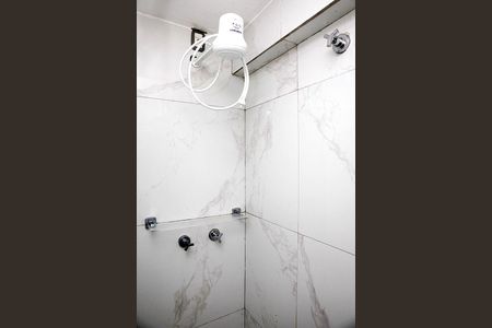 Banheiro de apartamento para alugar com 1 quarto, 33m² em Cidade Baixa, Porto Alegre