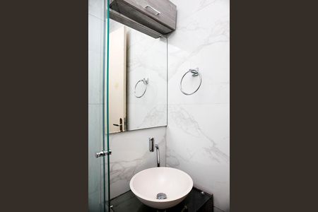 Banheiro de apartamento para alugar com 1 quarto, 33m² em Cidade Baixa, Porto Alegre