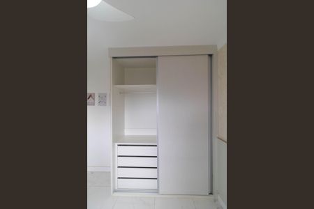 Apartamento à venda com 57m², 2 quartos e 1 vaga Apartamento à venda com 57m², 2 quartos e 1 vagaSuíte 02 - armmário