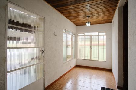 Casa à venda com 288m², 5 quartos e 2 vagasEntrada