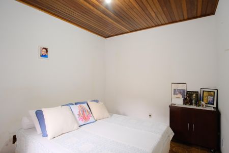 Casa à venda com 288m², 5 quartos e 2 vagasQuarto 2