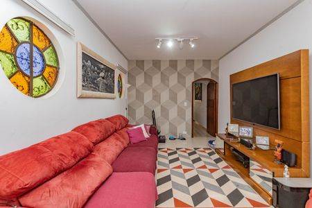 Casa à venda com 230m², 4 quartos e 2 vagas Casa à venda com 230m², 4 quartos e 2 vagasSala