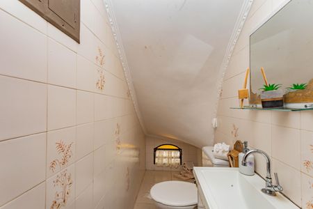 Casa à venda com 230m², 4 quartos e 2 vagas Casa à venda com 230m², 4 quartos e 2 vagasLavabo