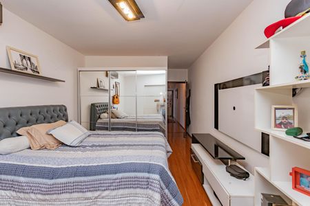 Casa à venda com 230m², 4 quartos e 2 vagas Casa à venda com 230m², 4 quartos e 2 vagasSuíte