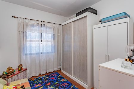 Casa à venda com 230m², 4 quartos e 2 vagas Casa à venda com 230m², 4 quartos e 2 vagasQuarto 2