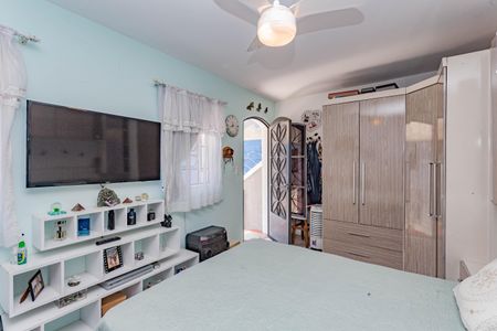 Casa à venda com 230m², 4 quartos e 2 vagas Casa à venda com 230m², 4 quartos e 2 vagasEdícula