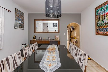 Casa à venda com 230m², 4 quartos e 2 vagas Casa à venda com 230m², 4 quartos e 2 vagasSala de Jantar