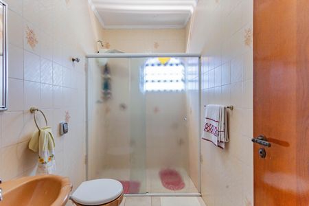 Casa à venda com 230m², 4 quartos e 2 vagas Casa à venda com 230m², 4 quartos e 2 vagasBanheiro Social