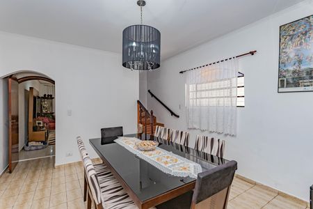 Casa à venda com 230m², 4 quartos e 2 vagas Casa à venda com 230m², 4 quartos e 2 vagasSala de Jantar