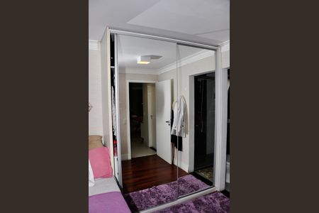 Apartamento para alugar com 78m², 2 quartos e 1 vagaDetalhe - Quarto 01 com Suíte