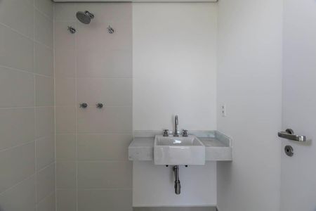 Apartamento à venda com 64m², 2 quartos e 1 vaga Apartamento à venda com 64m², 2 quartos e 1 vagaBanheiro da Suíte