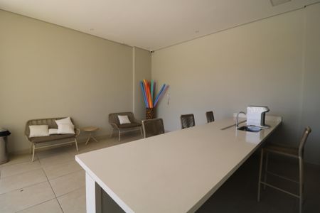 Apartamento à venda com 64m², 2 quartos e 1 vagaApoio Piscina