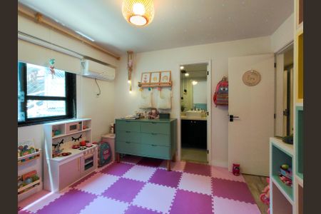 Apartamento à venda com 134m², 4 quartos e 2 vagasSuíte 1