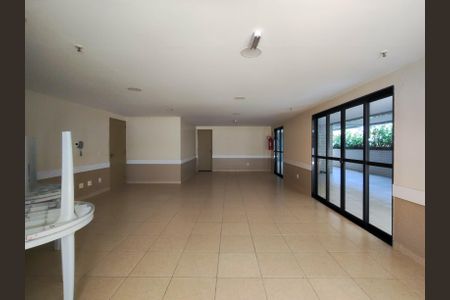 Apartamento à venda com 134m², 4 quartos e 2 vagasÁrea comum - Salão de festas