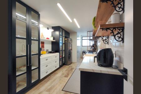 Apartamento à venda com 134m², 4 quartos e 2 vagasCozinha