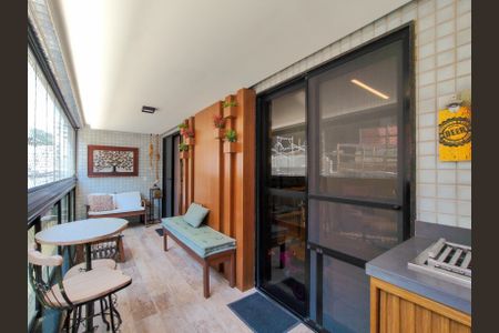 Apartamento à venda com 134m², 4 quartos e 2 vagasVaranda da Sala