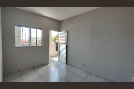 Casa para alugar com 75m², 2 quartos e sem vagaSala