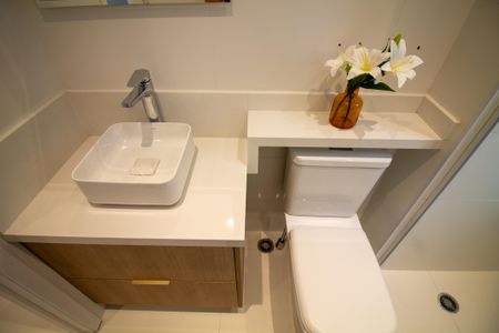 Apartamento à venda com 81m², 2 quartos e 1 vaga Apartamento à venda com 81m², 2 quartos e 1 vagaBanheiro