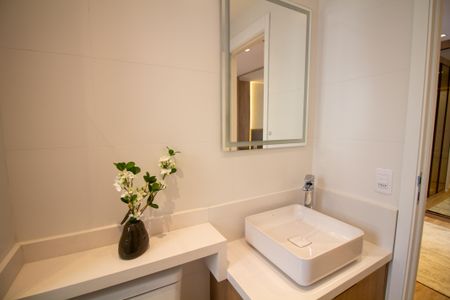 Apartamento à venda com 81m², 2 quartos e 1 vaga Apartamento à venda com 81m², 2 quartos e 1 vagaBanheiro da Suíte