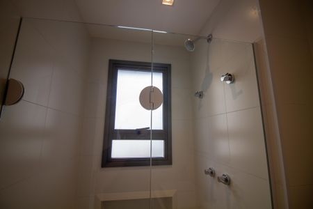 Apartamento à venda com 81m², 2 quartos e 1 vaga Apartamento à venda com 81m², 2 quartos e 1 vagaBanheiro da Suíte