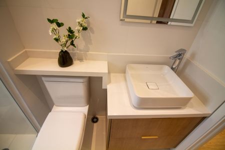 Apartamento à venda com 81m², 2 quartos e 1 vaga Apartamento à venda com 81m², 2 quartos e 1 vagaBanheiro da Suíte