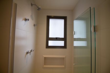 Apartamento à venda com 81m², 2 quartos e 1 vaga Apartamento à venda com 81m², 2 quartos e 1 vagaBanheiro