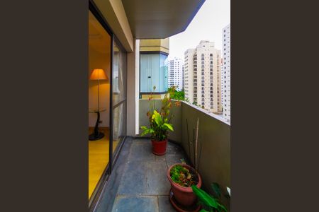 Apartamento à venda com 180m², 3 quartos e 2 vagasVaranda Sala de Estar