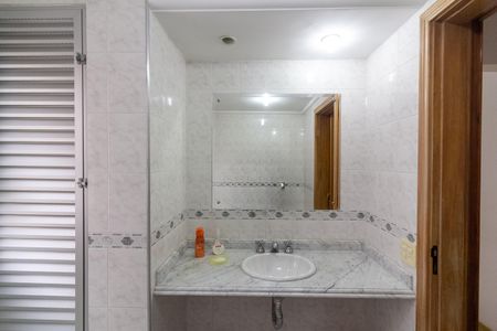 Apartamento à venda com 180m², 3 quartos e 2 vagasBanheiro Social
