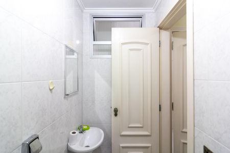 Apartamento à venda com 180m², 3 quartos e 2 vagasBanheiro de Serviço