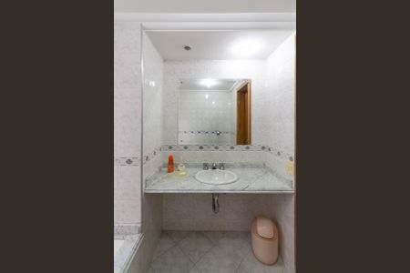 Apartamento à venda com 180m², 3 quartos e 2 vagasBanheiro Social