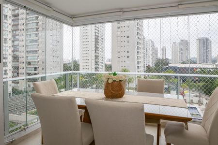 Apartamento à venda com 69m², 2 quartos e 1 vagaSacada da Sala