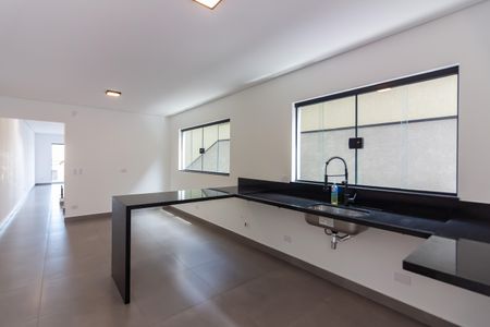 Casa à venda com 152m², 3 quartos e 4 vagasCozinha 