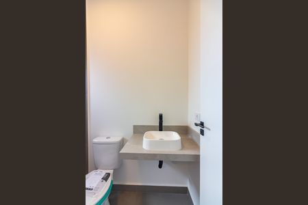 Casa à venda com 152m², 3 quartos e 4 vagasBanheiro da Suíte 2