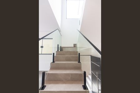 Casa à venda com 152m², 3 quartos e 4 vagasEscada