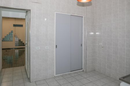 Casa à venda com 120m², 1 quarto e 2 vagas Casa à venda com 120m², 1 quarto e 2 vagasCozinha