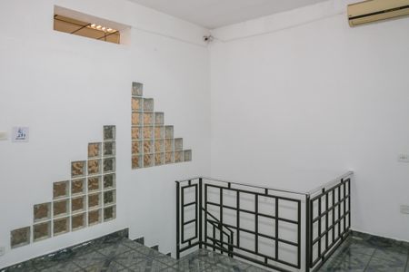 Casa à venda com 120m², 1 quarto e 2 vagas Casa à venda com 120m², 1 quarto e 2 vagasSala