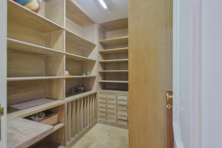 Apartamento à venda com 500m², 3 quartos e 4 vagasRouparia