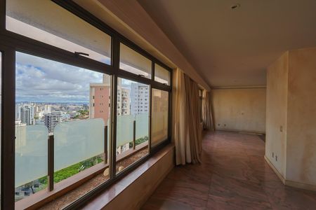 Apartamento à venda com 500m², 3 quartos e 4 vagasSala
