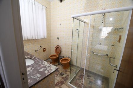 Casa à venda com 198m², 3 quartos e 2 vagasBanheiro 1