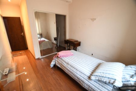 Casa à venda com 198m², 3 quartos e 2 vagasQuarto 2