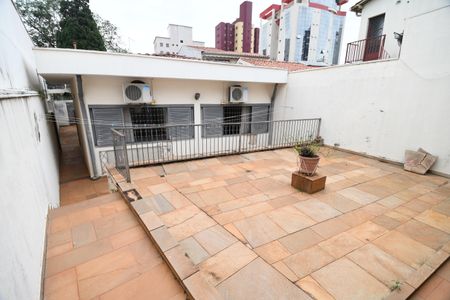 Casa à venda com 198m², 3 quartos e 2 vagasQuintal